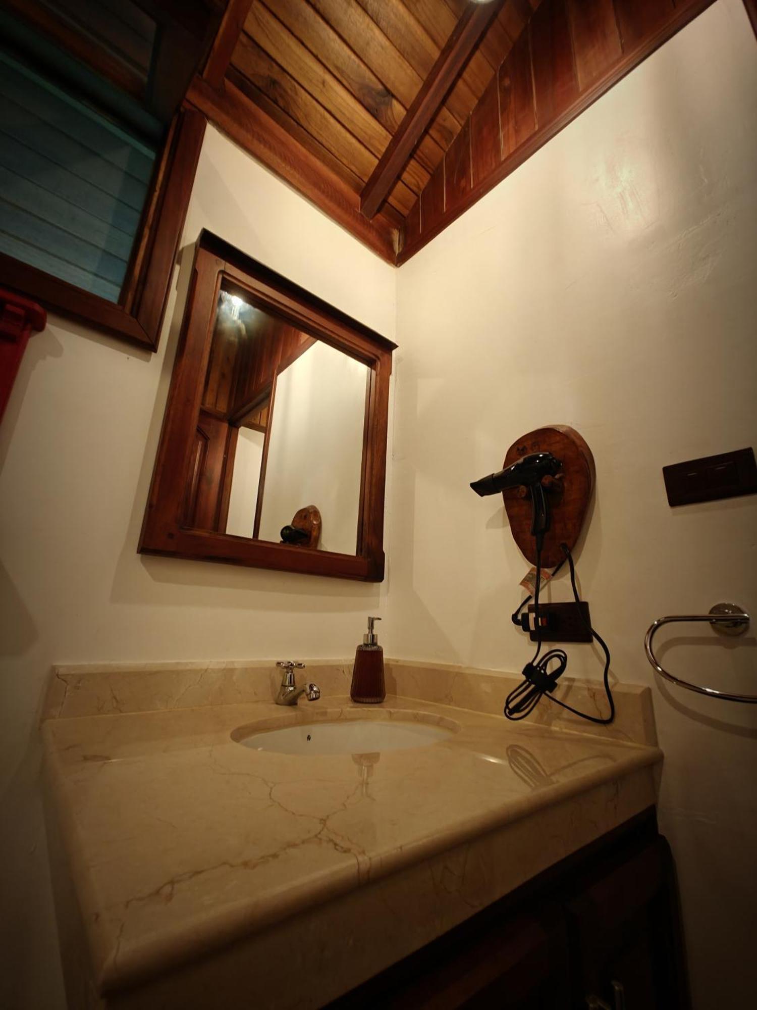 Lodge The River House - Upscale