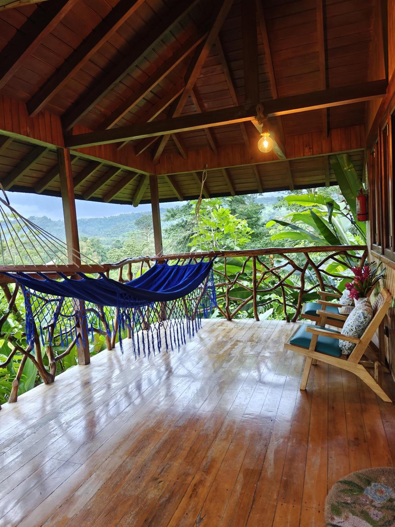 The River House - Upscale Lodge Puerto Quito