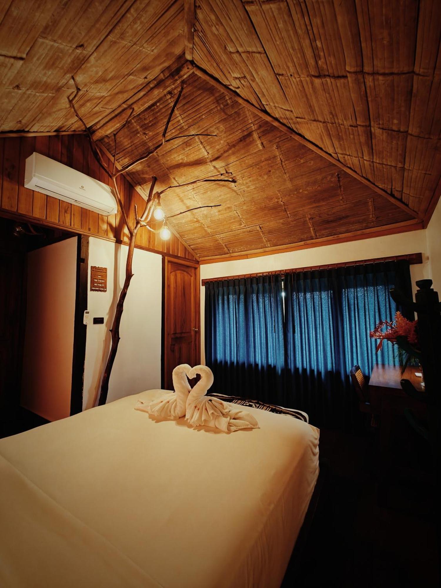 The River House - Upscale * Puerto Quito