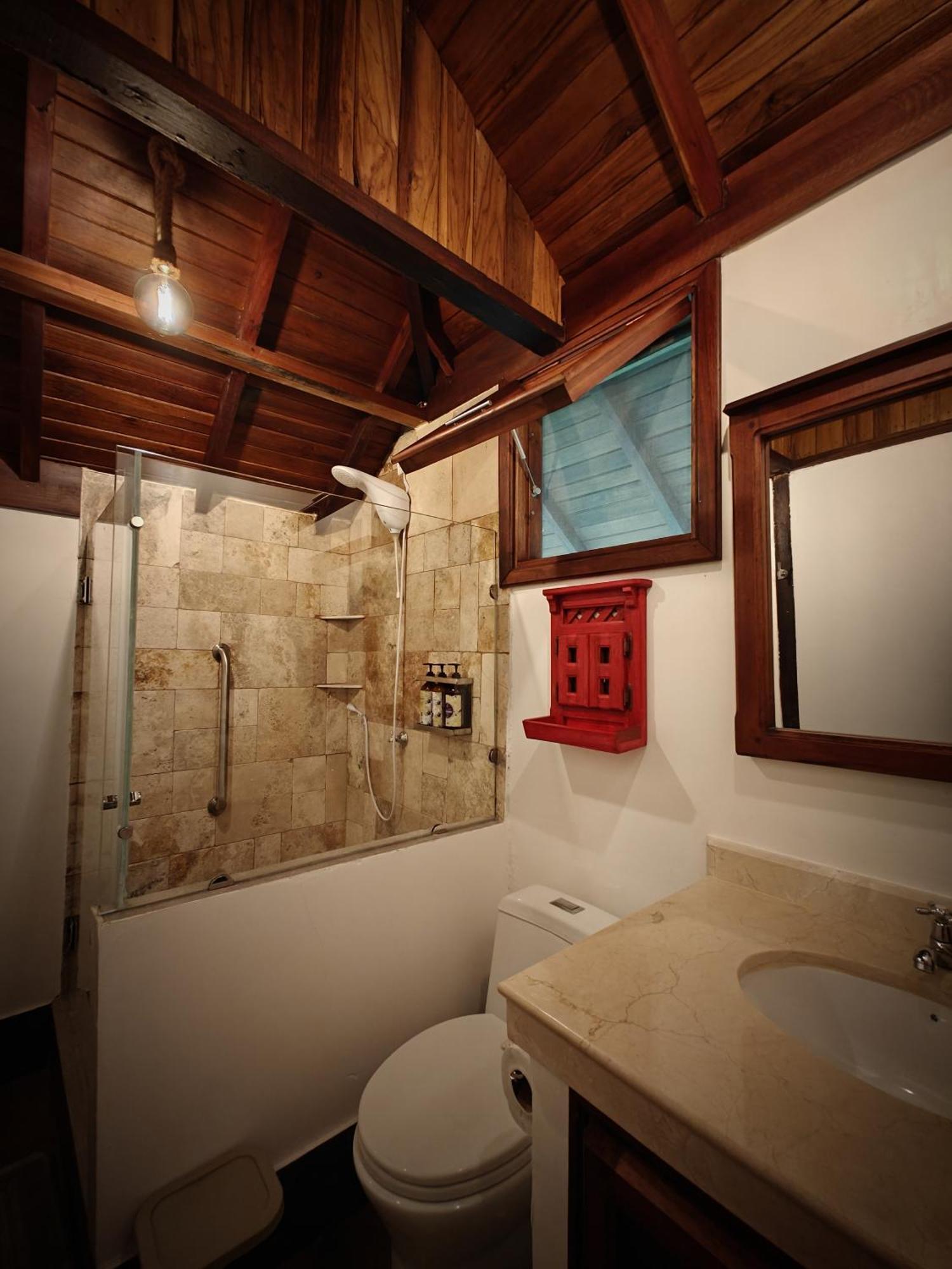 The River House - Upscale *