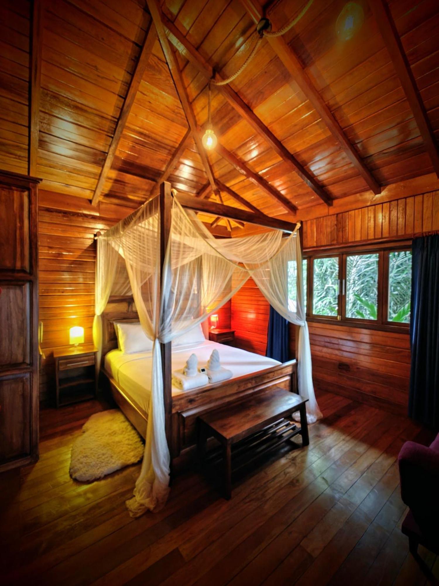 The River House - Upscale * Puerto Quito