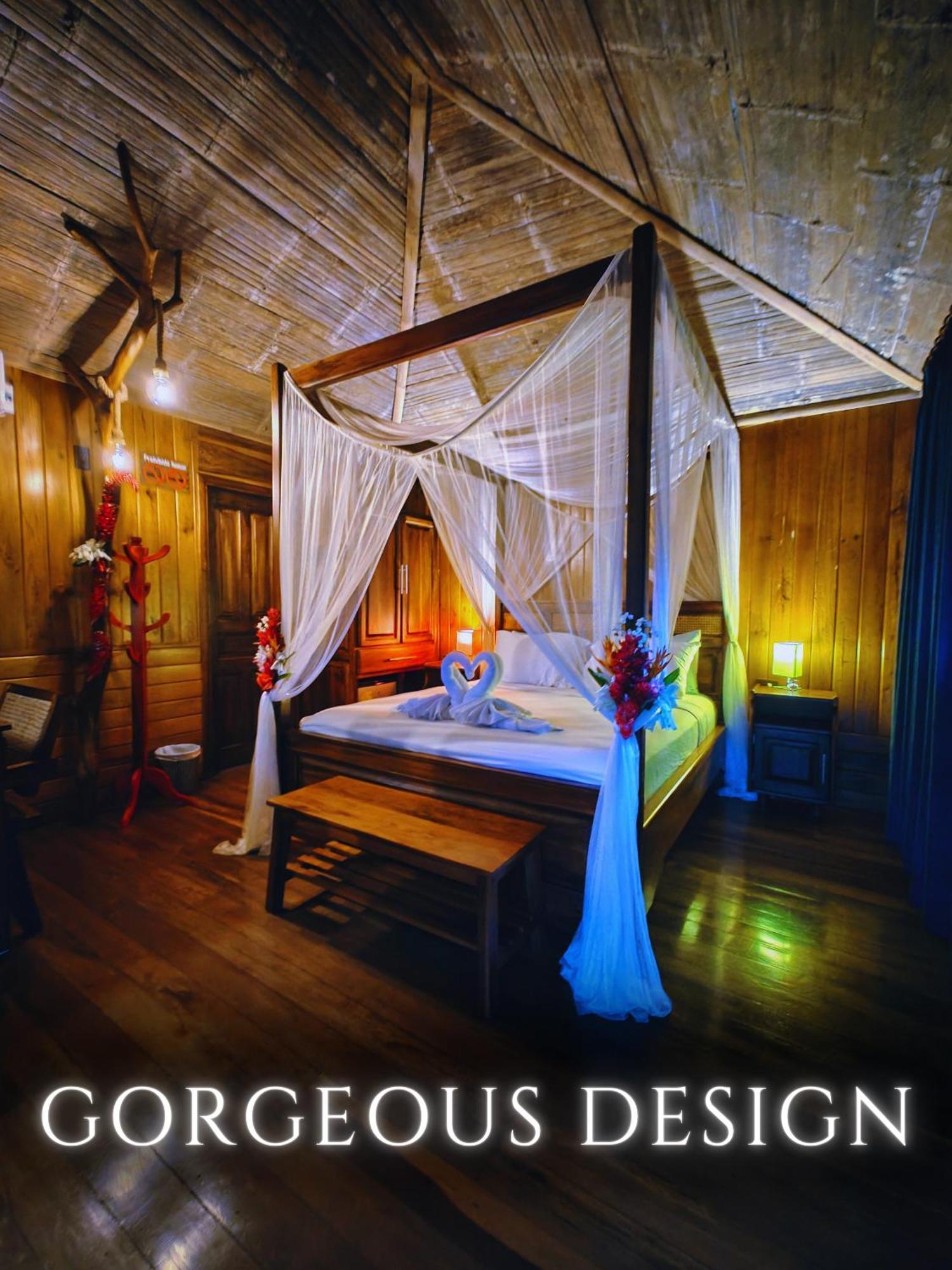 The River House - Upscale Lodge Puerto Quito